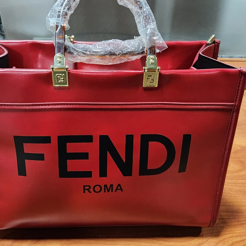 FENDI WOMENS HANDBAG, BRAND NEW
